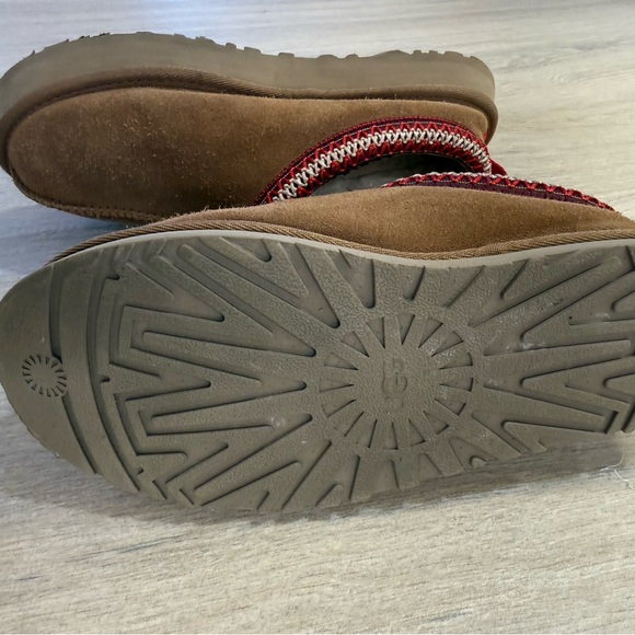 UGG® Kids' Tazz Suede Platform Clog Boot Big Kids Brown Chestnut Size 5 winter - Picture 5 of 14